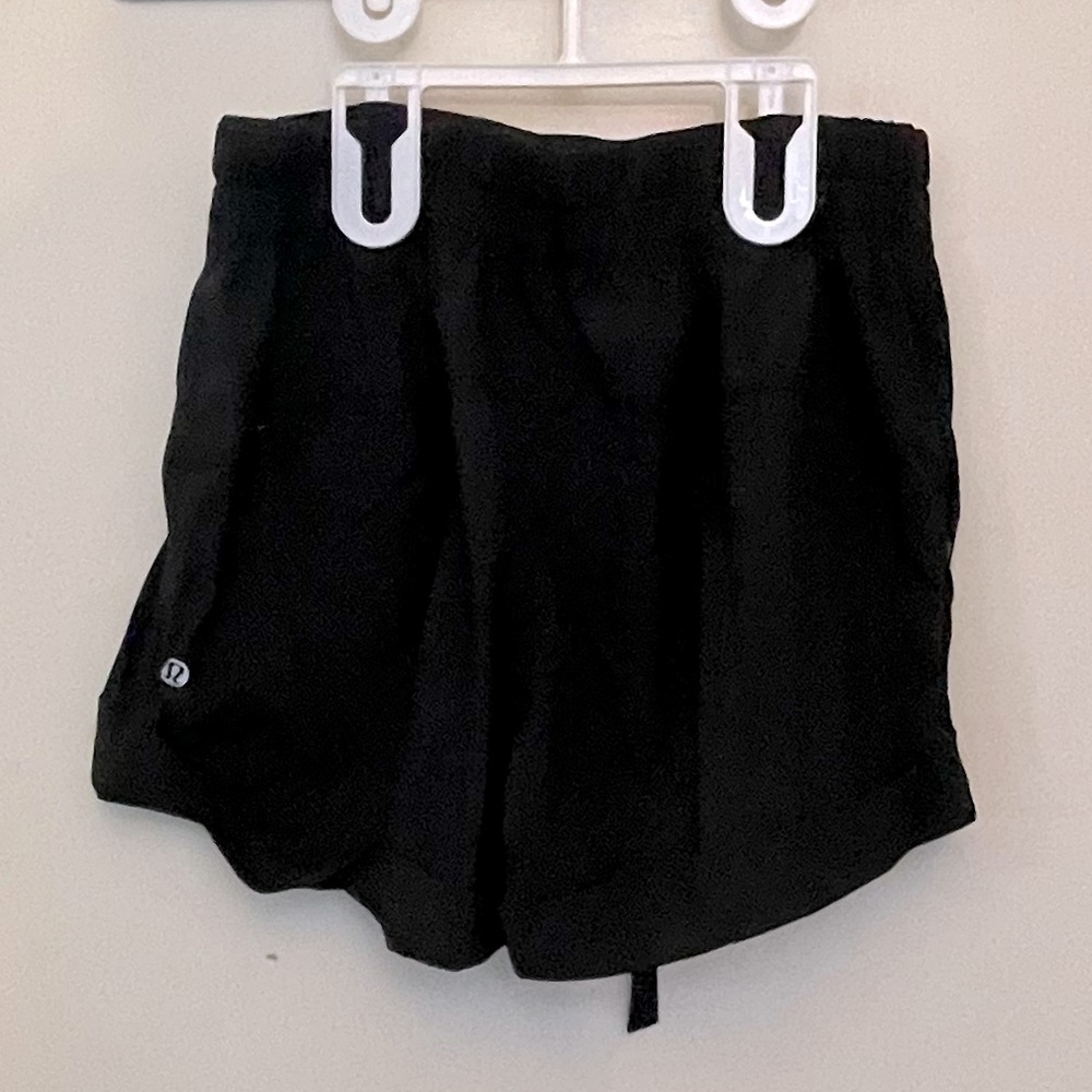 Lululemon Spring Break Away Short - size 8